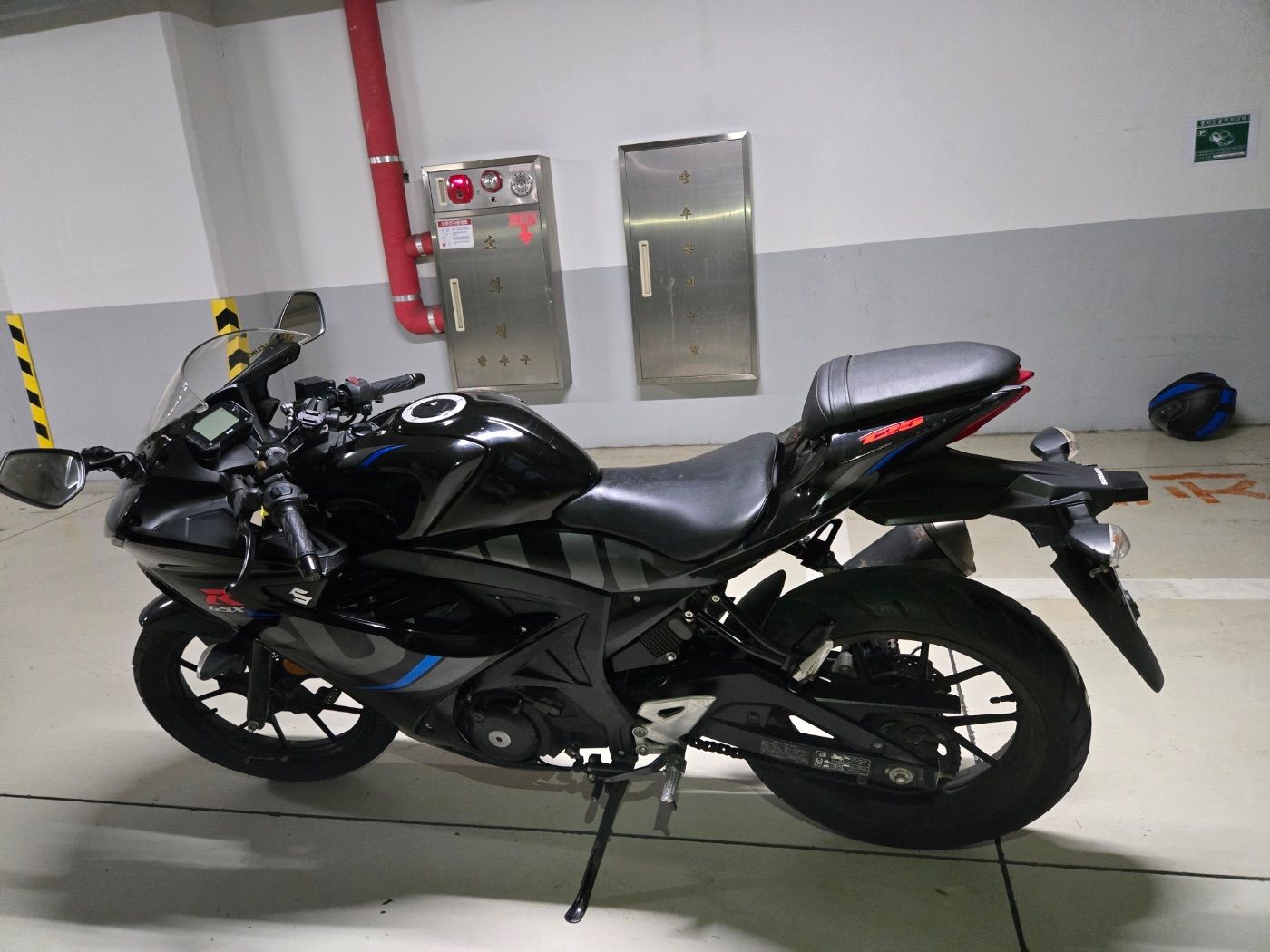 스즈키 GSX R 125 ABS more