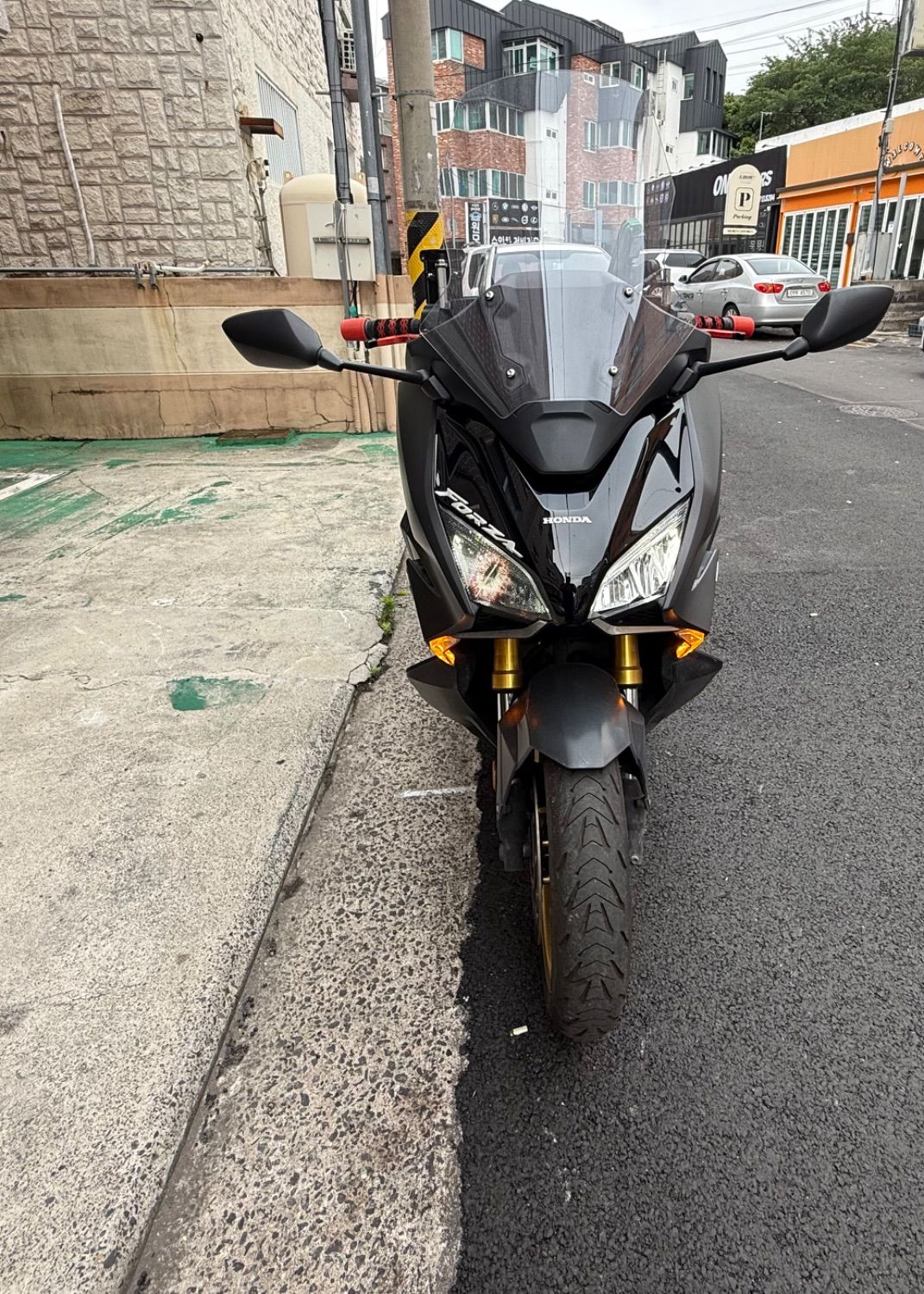 혼다 포르자 750 more