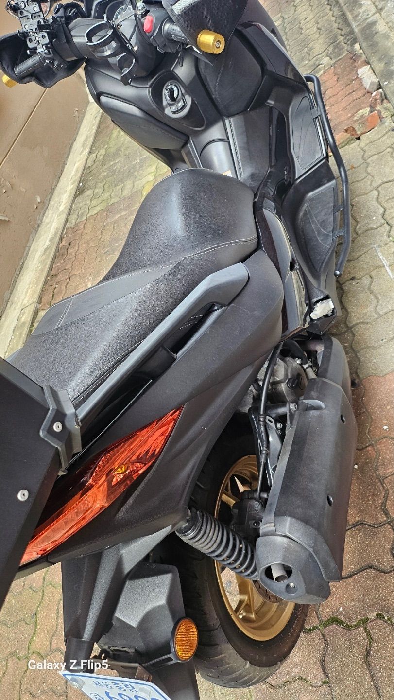 야마하 XMAX 300 ABS more