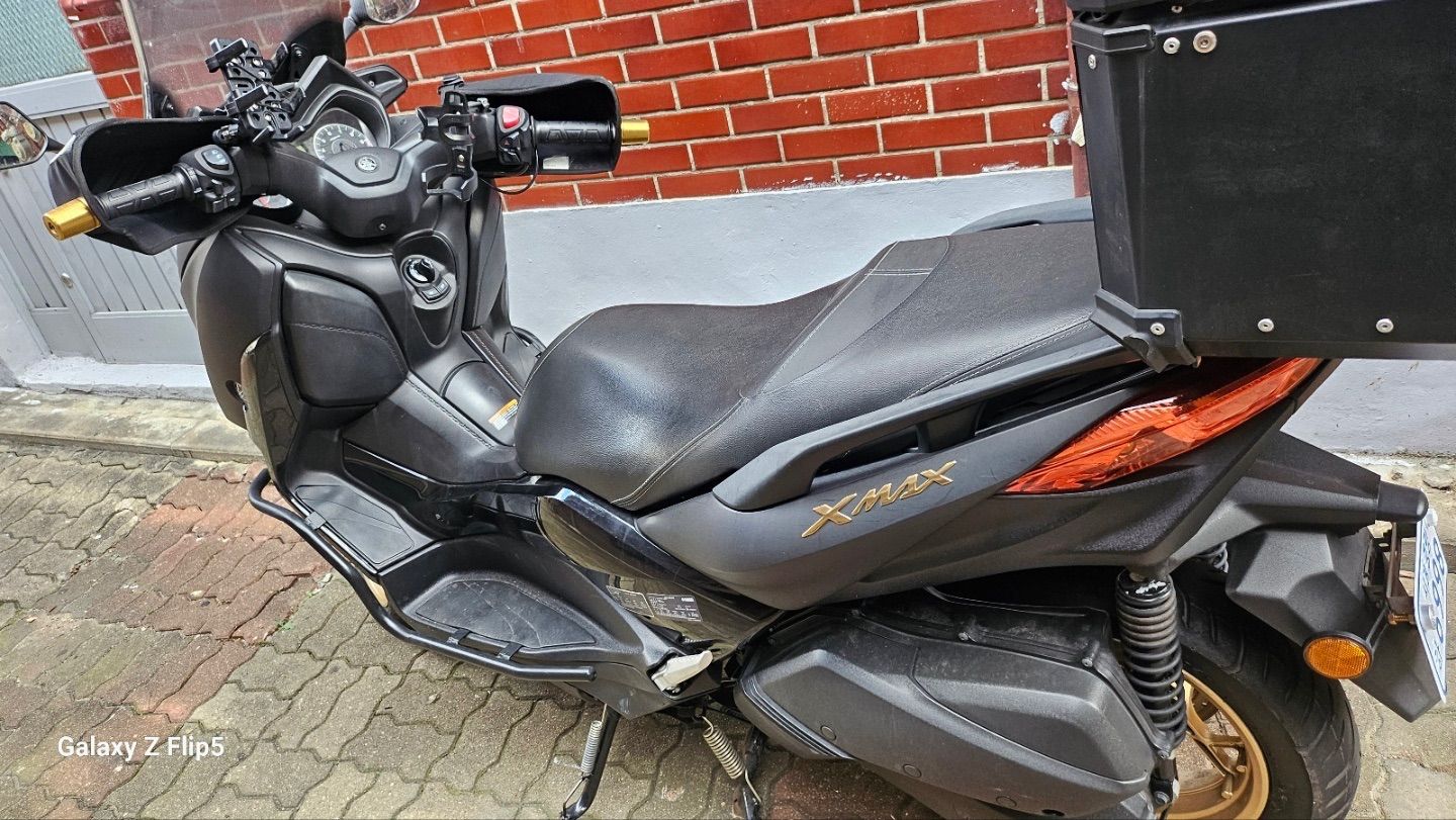 야마하 XMAX 300 ABS thumb 2