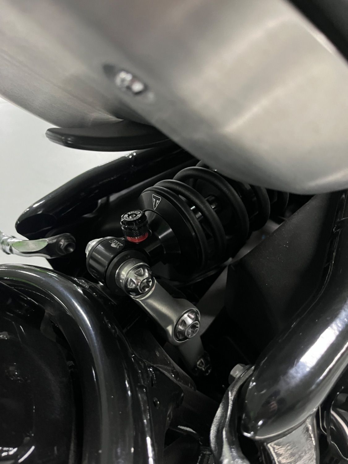 트라이엄프 본네빌 바버 more