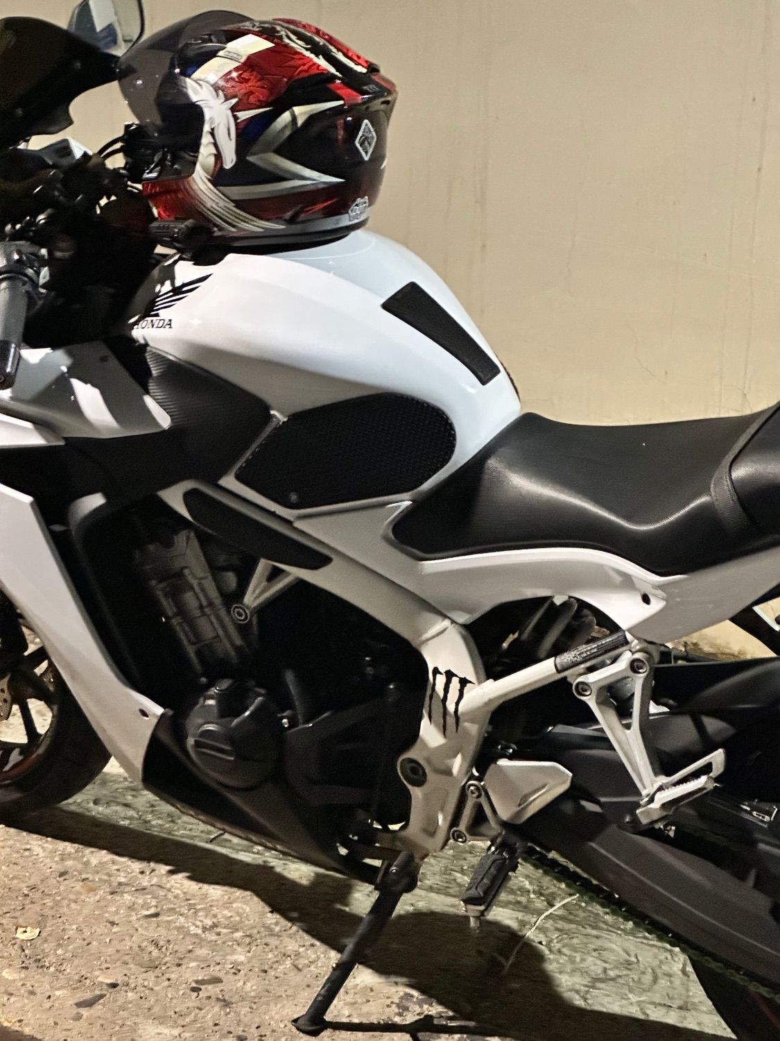 혼다 CBR 650 F main