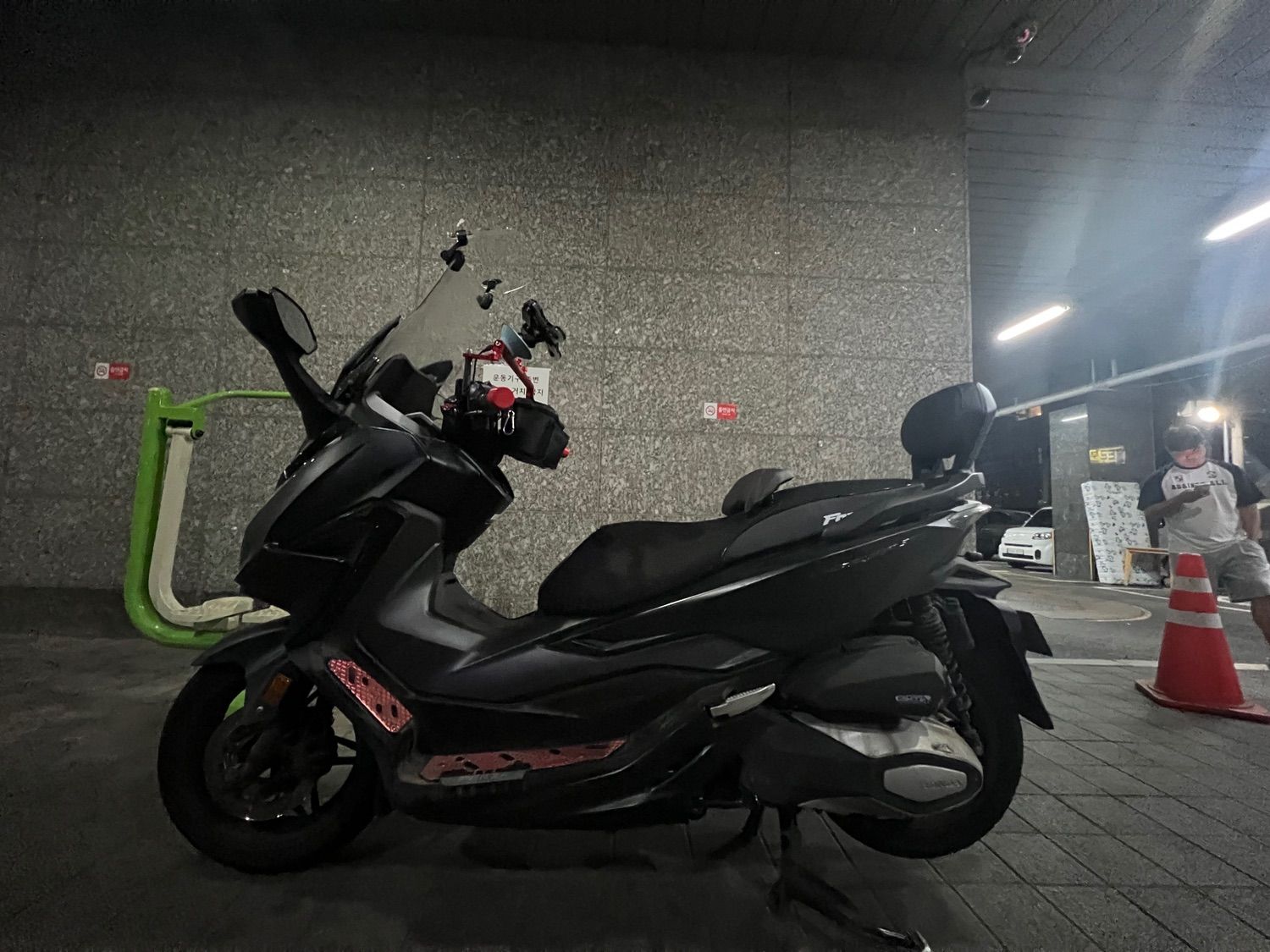 혼다 포르자 350 thumb 2