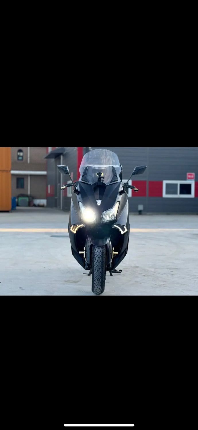 야마하 TMAX 530 more