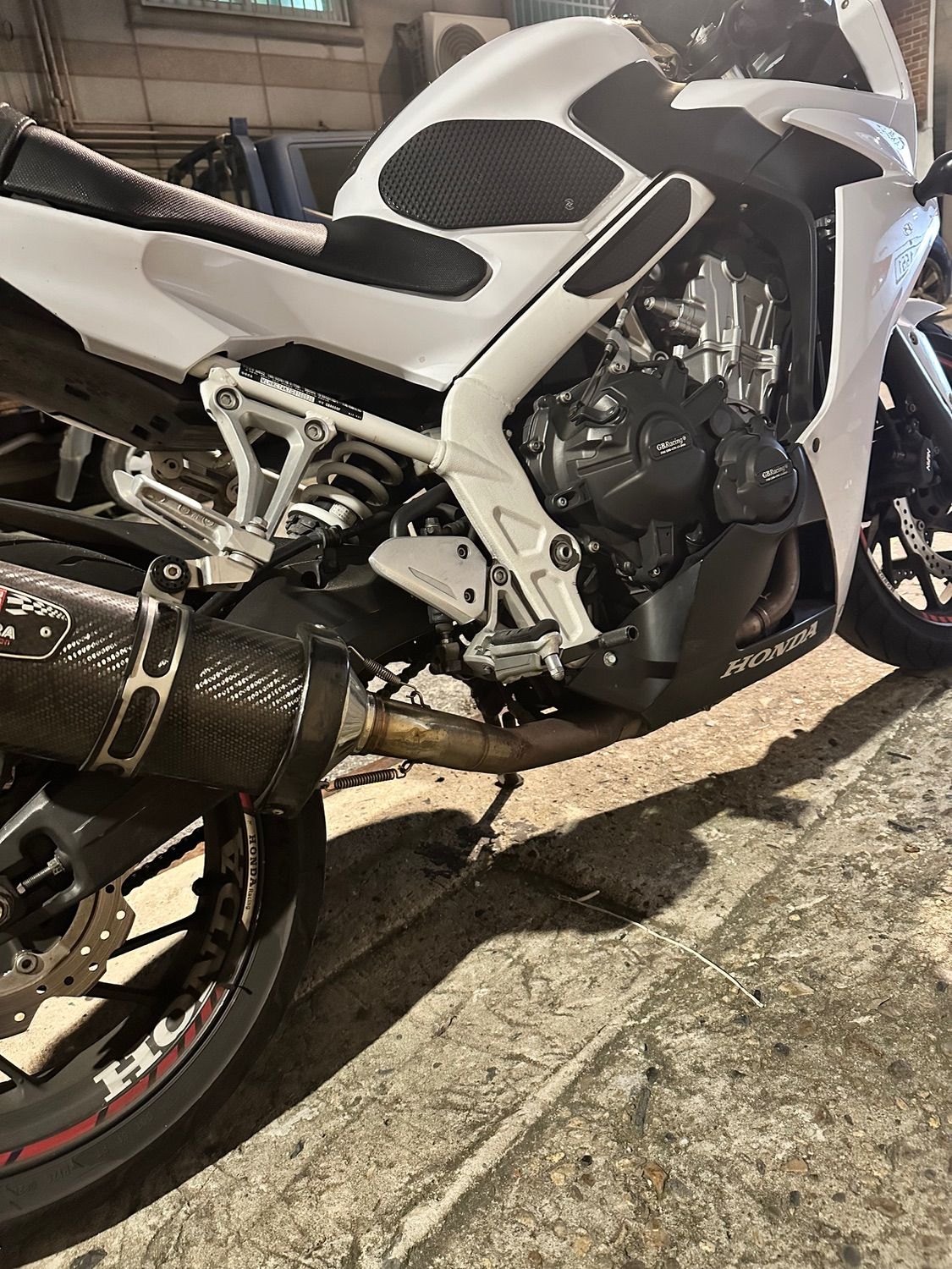혼다 CBR 650 F 2016 화이트 사진 4