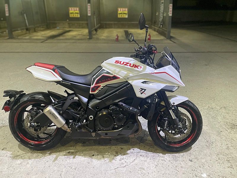 스즈키 카타나 1000 thumb 2