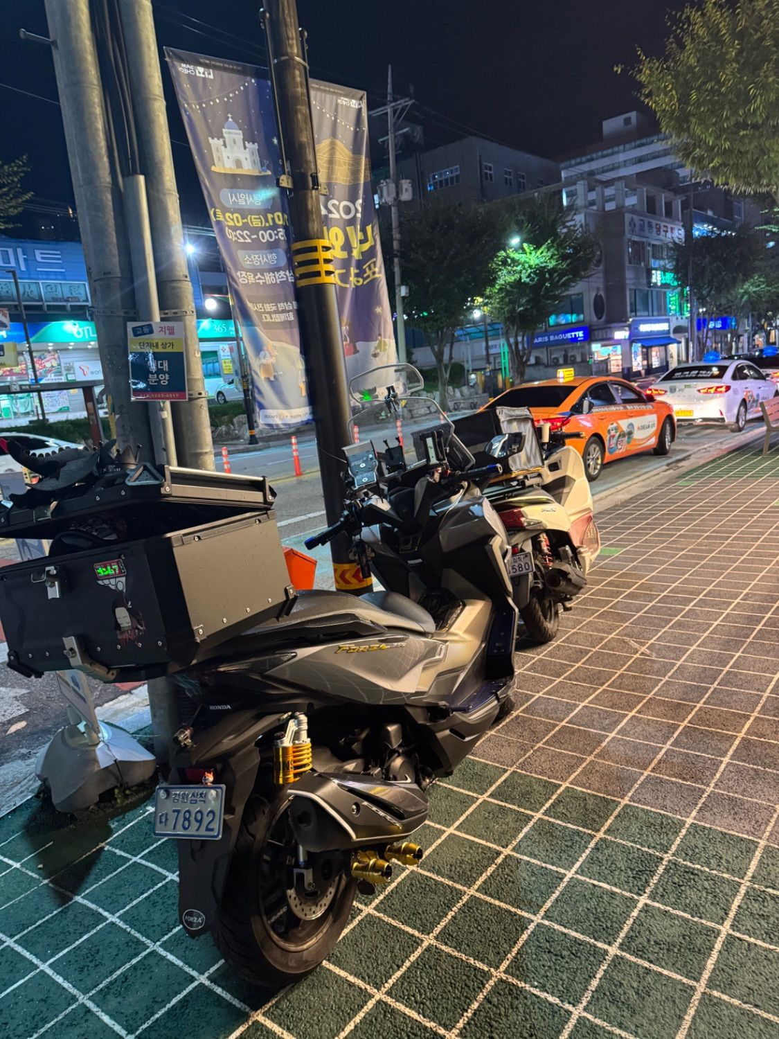 혼다 포르자 350 more