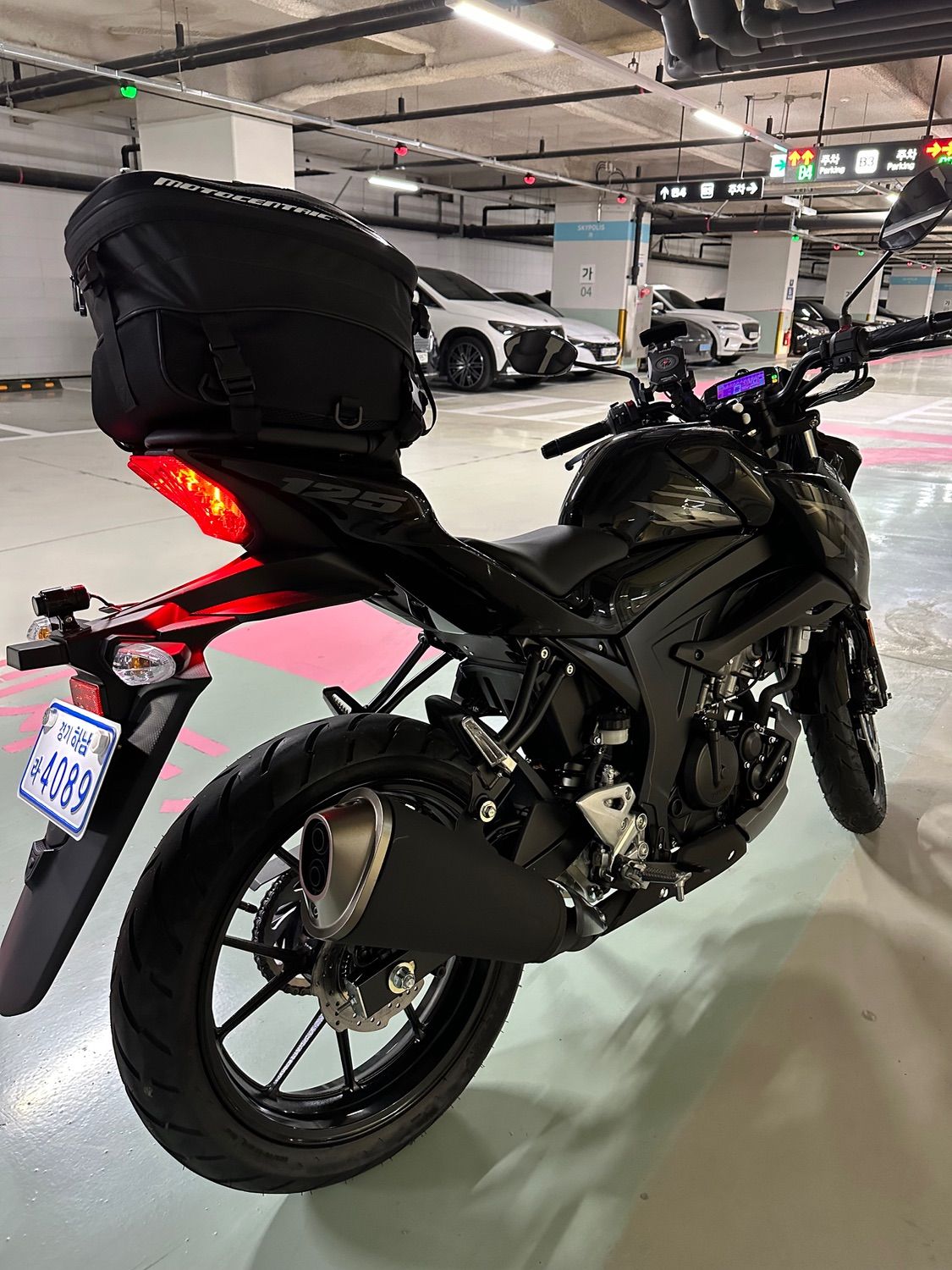 스즈키 GSX S 125 more