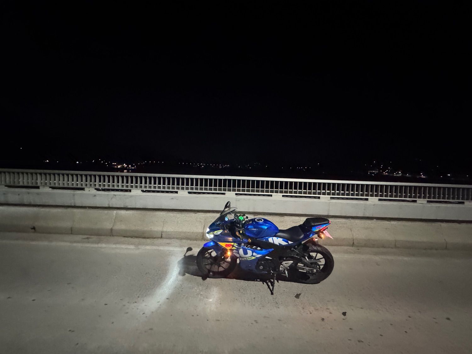스즈키 GSX R 125 ABS thumb 2