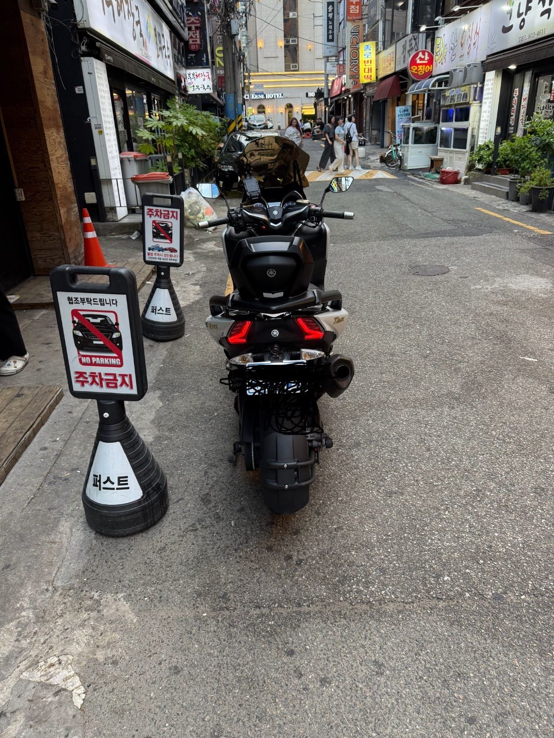 야마하 TMAX 560 more