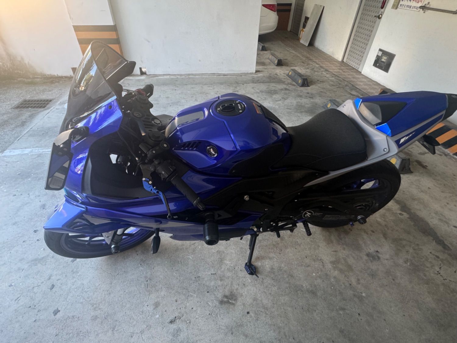 야마하 YZF R3 more