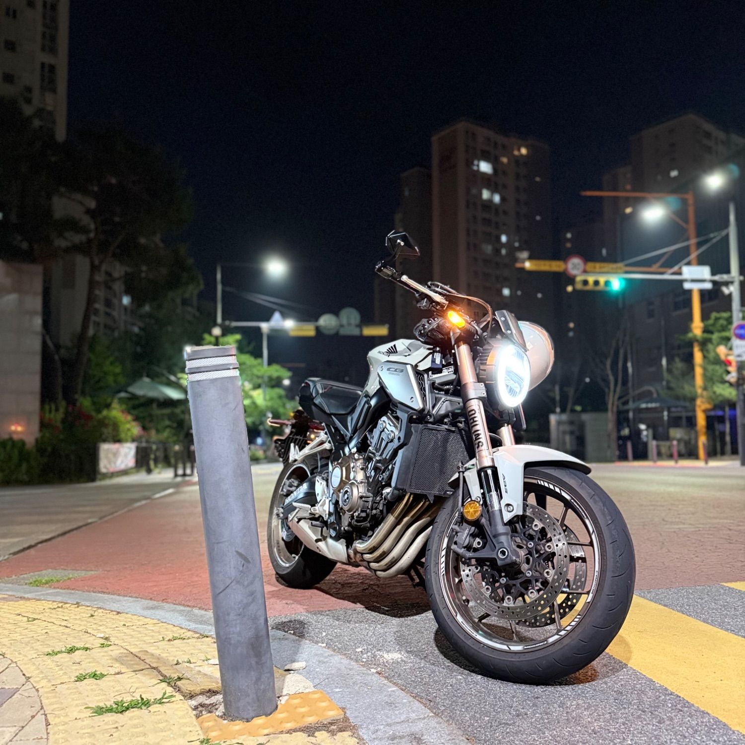 혼다 CB 650 R 2021 화이트 사진 1