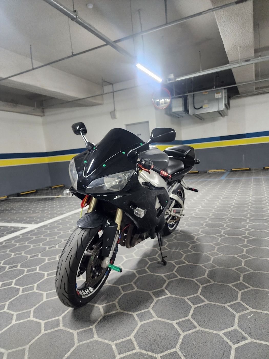 야마하 YZF R1 thumb 2