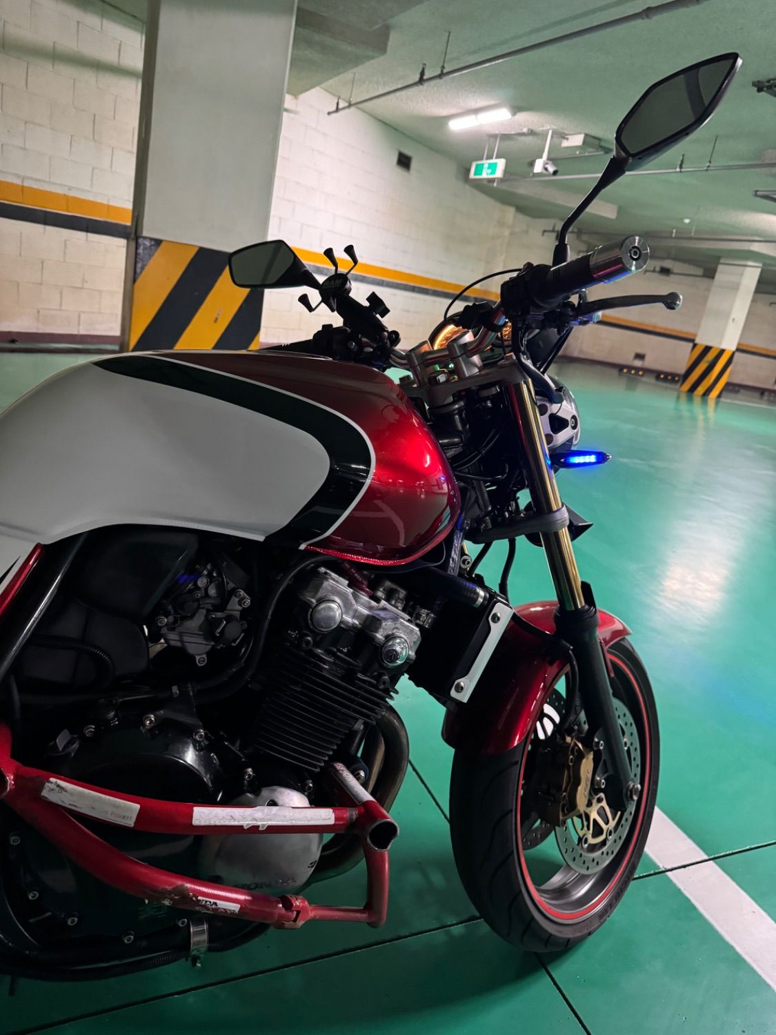 혼다 CB 400 V TEC more