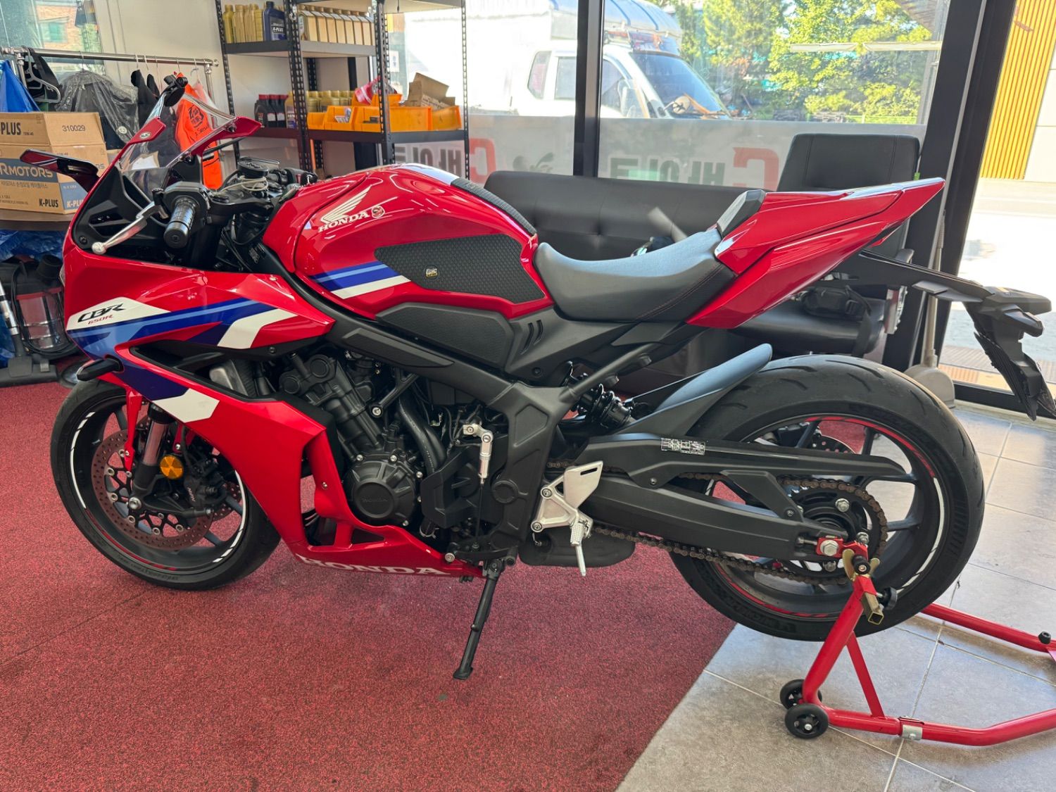 혼다 CBR 650 R E-CLUTCH thumb 2