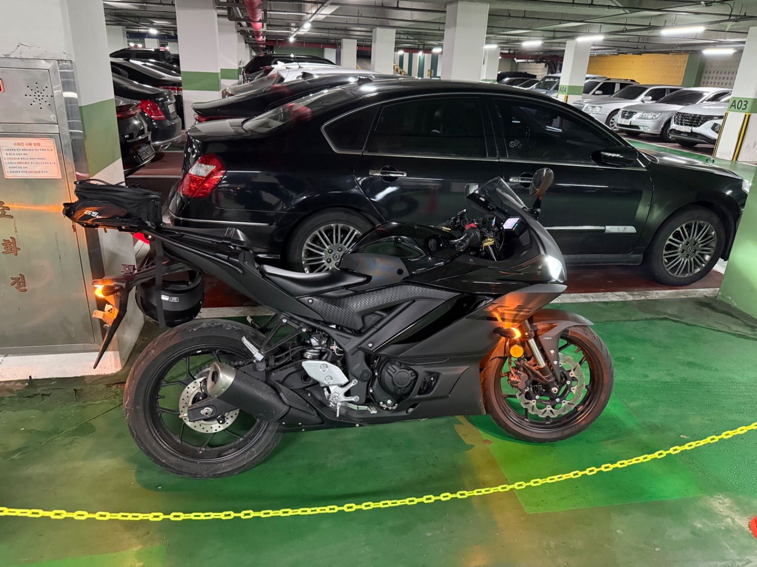 야마하 YZF R3 thumb 2