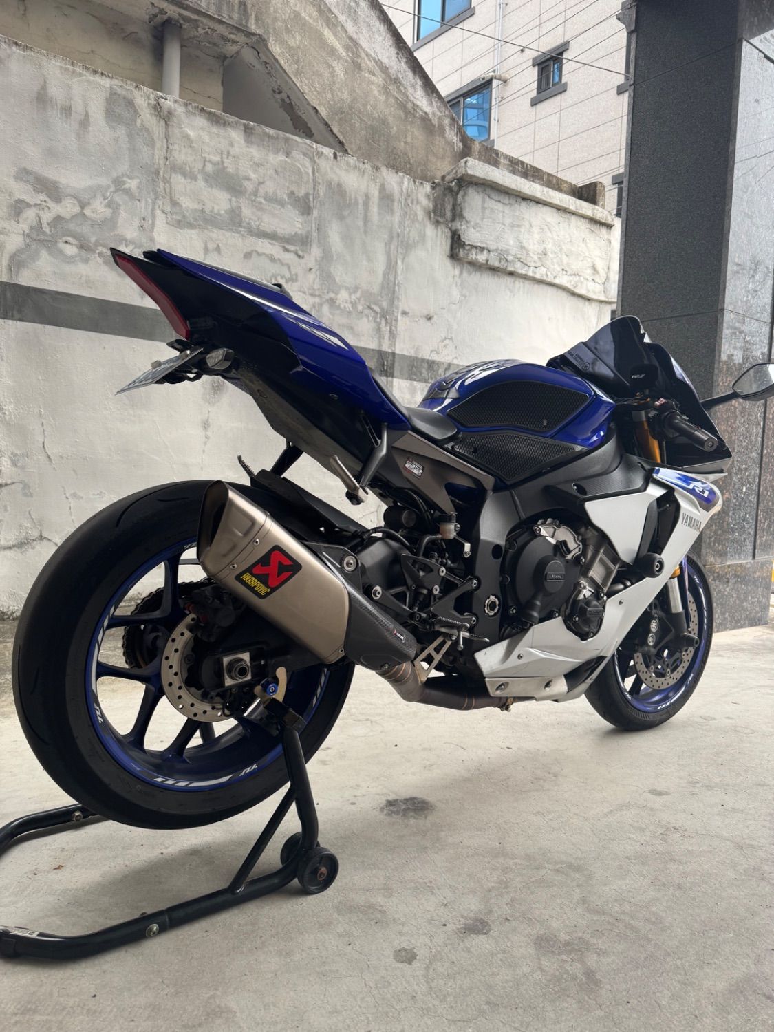 야마하 YZF R1 2015 블루 사진 4
