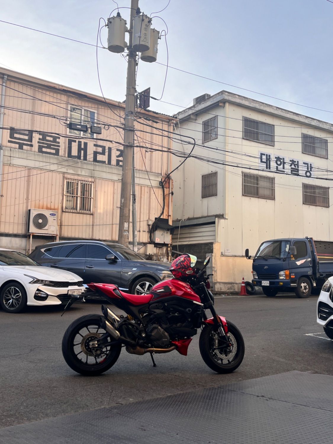 두카티 뉴 몬스터 937 2023 레드 사진 6
