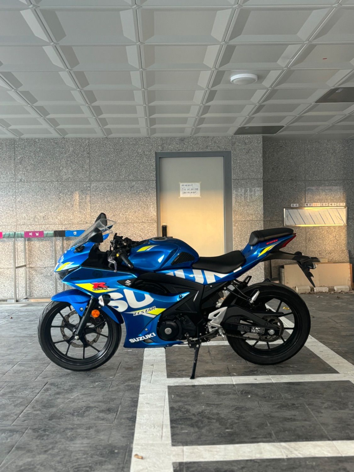 스즈키 GSX R 125 ABS more