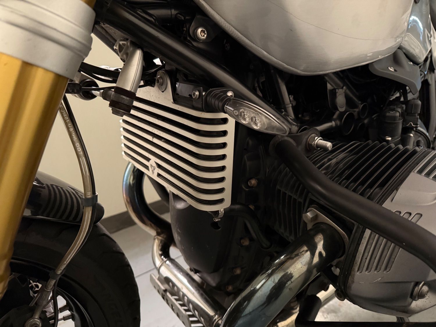 BMW R nine T 2016 화이트 사진 8