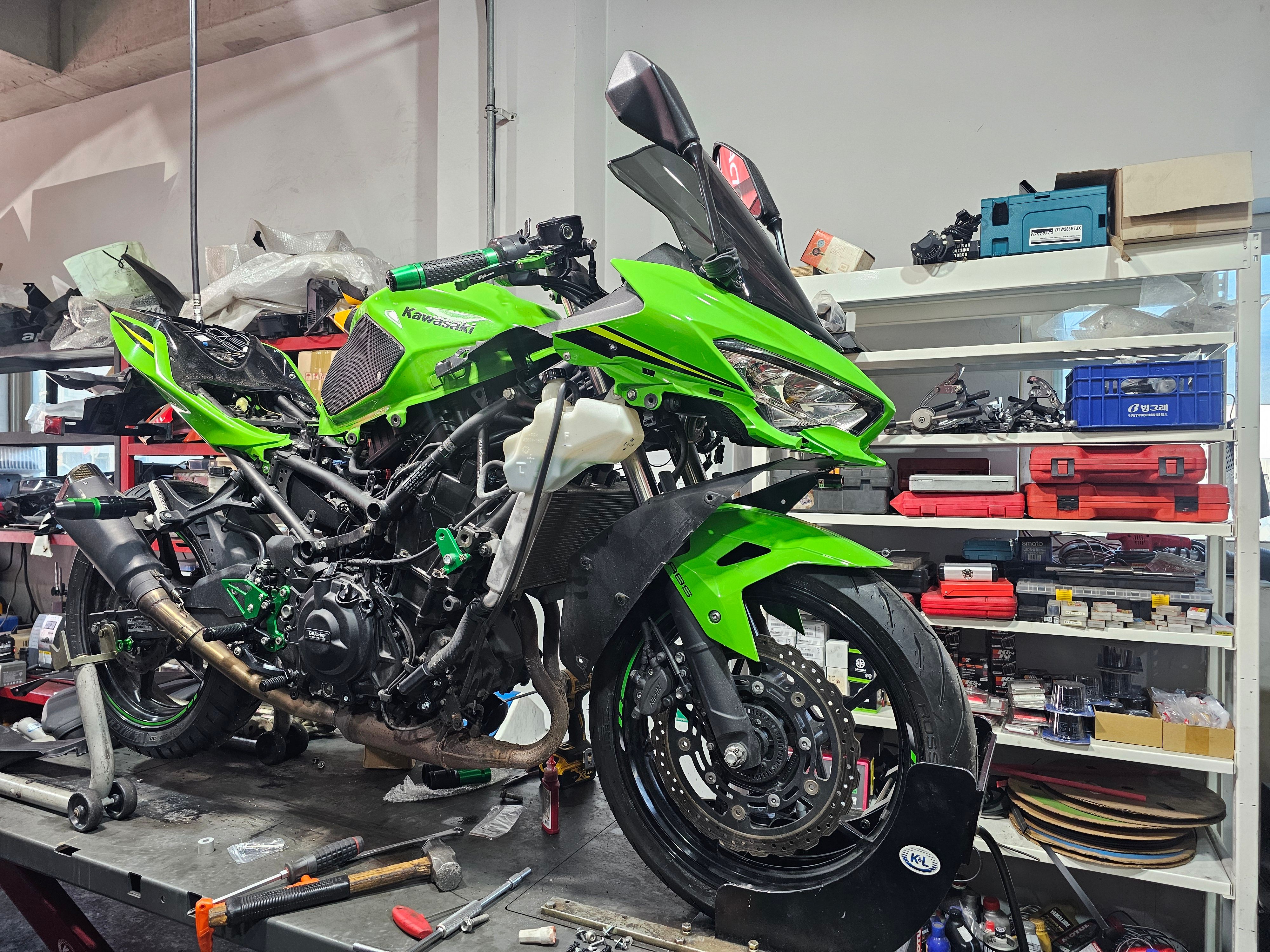 가와사키 닌자 400 ABS more