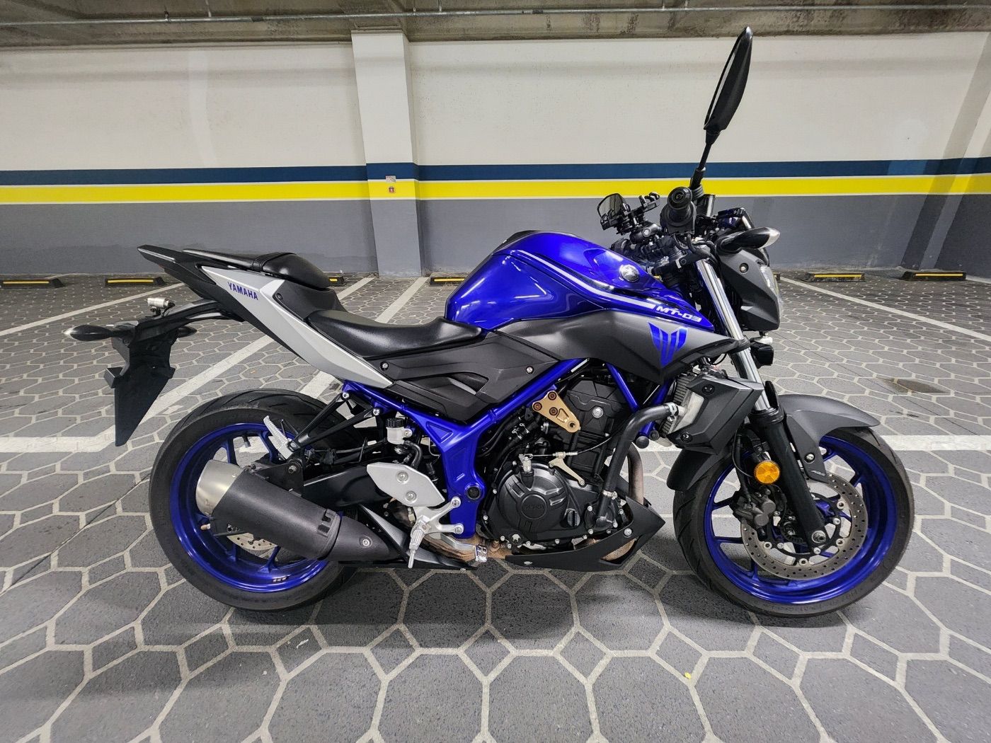 야마하 MT 03 more