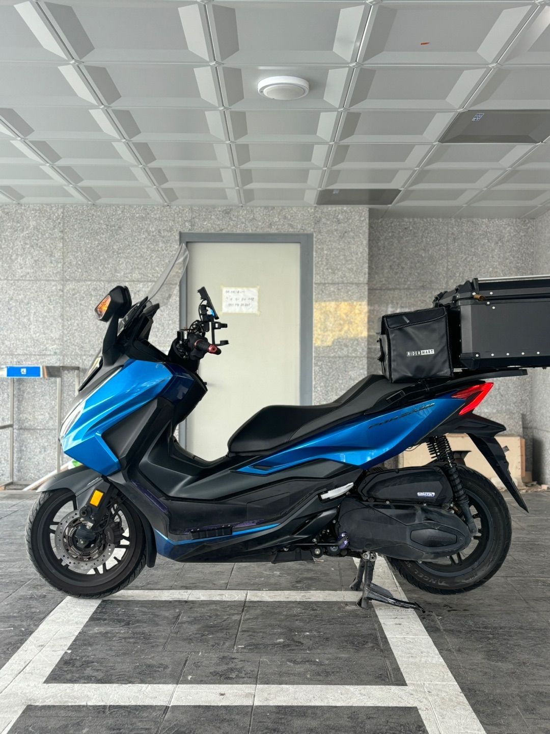 혼다 포르자 350 thumb 2