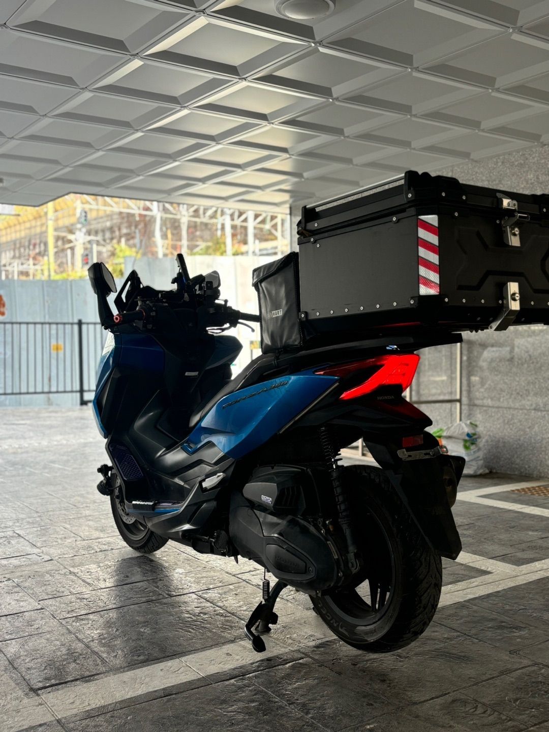 혼다 포르자 350 more