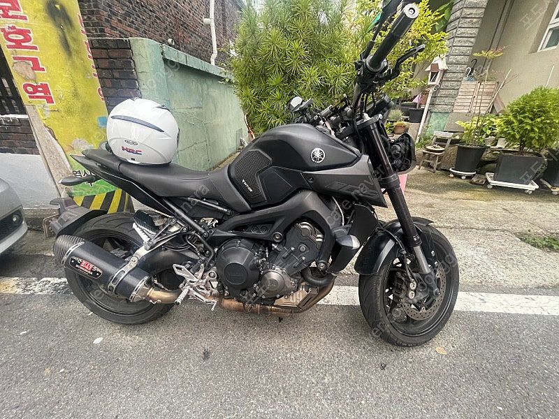 야마하 MT 09 thumb 2