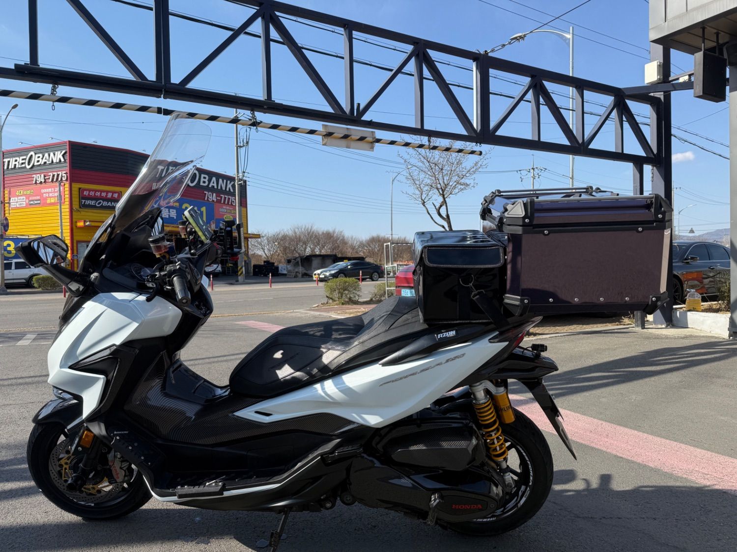 혼다 포르자 350 more