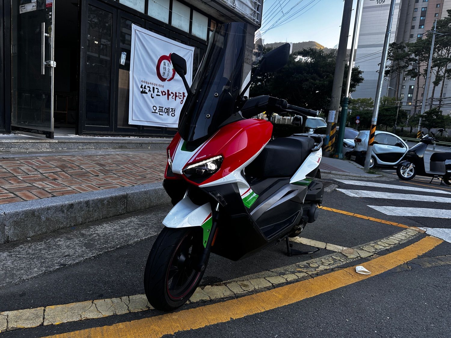 케이앤씨모터스 이지맥스 300 ABS more