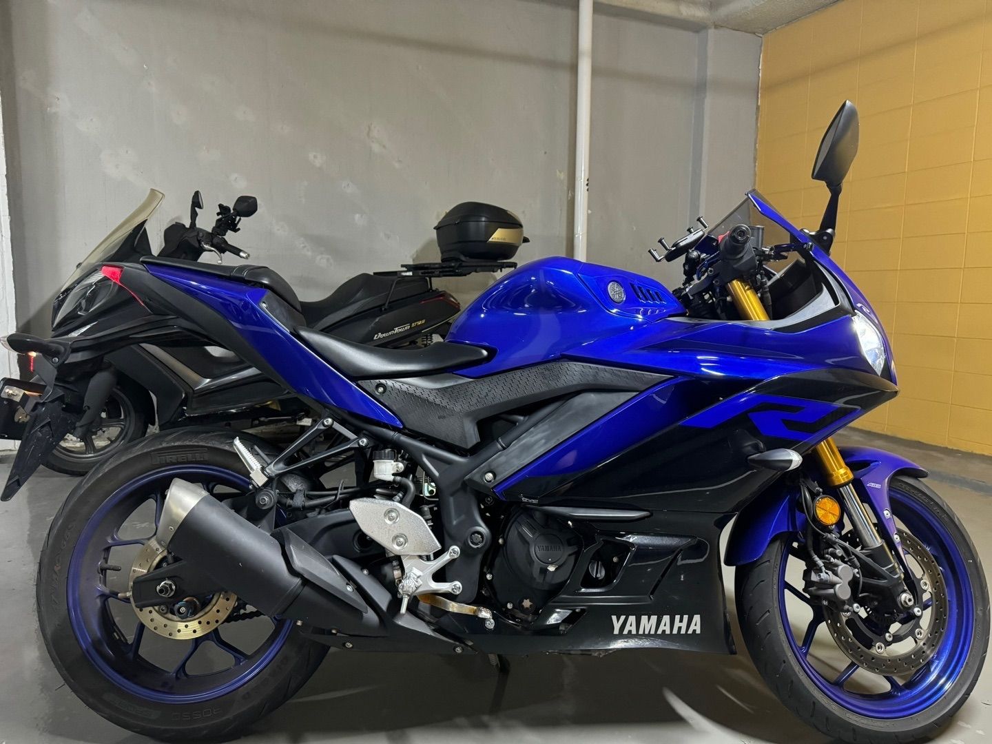 야마하 YZF R3 thumb 2