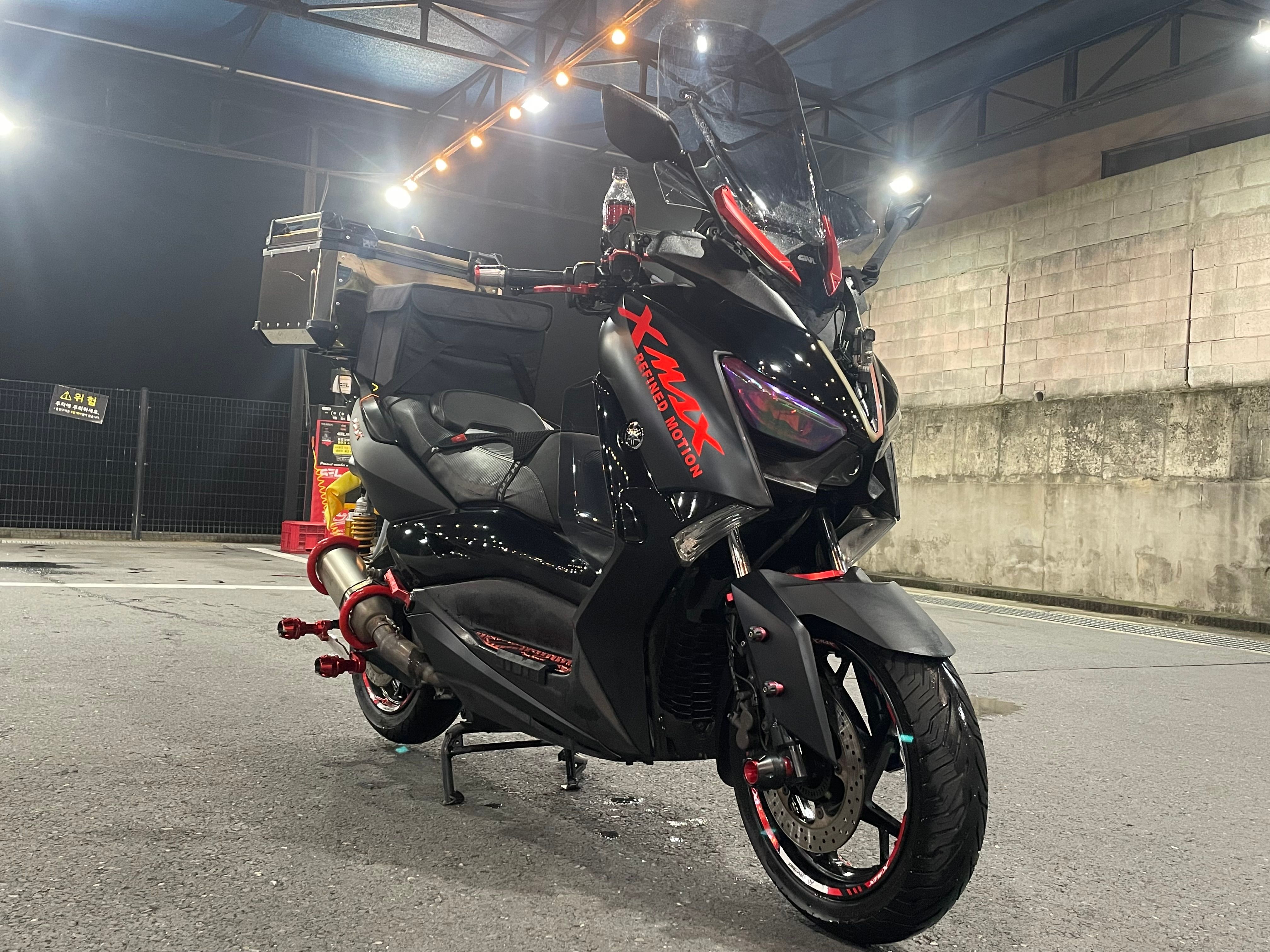 야마하 XMAX 300 ABS thumb 2