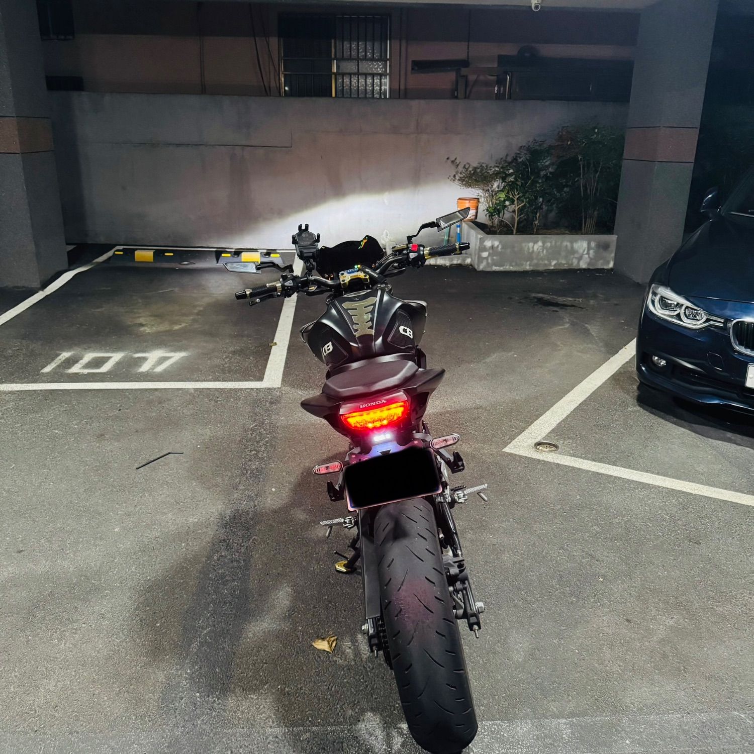 혼다 CB 125 R thumb 2