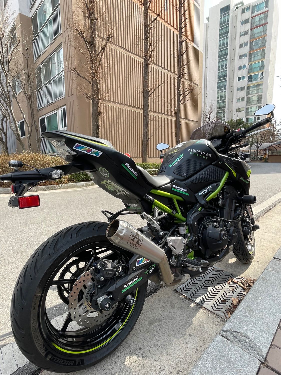 가와사키 Z 900 2021 블랙 사진 4