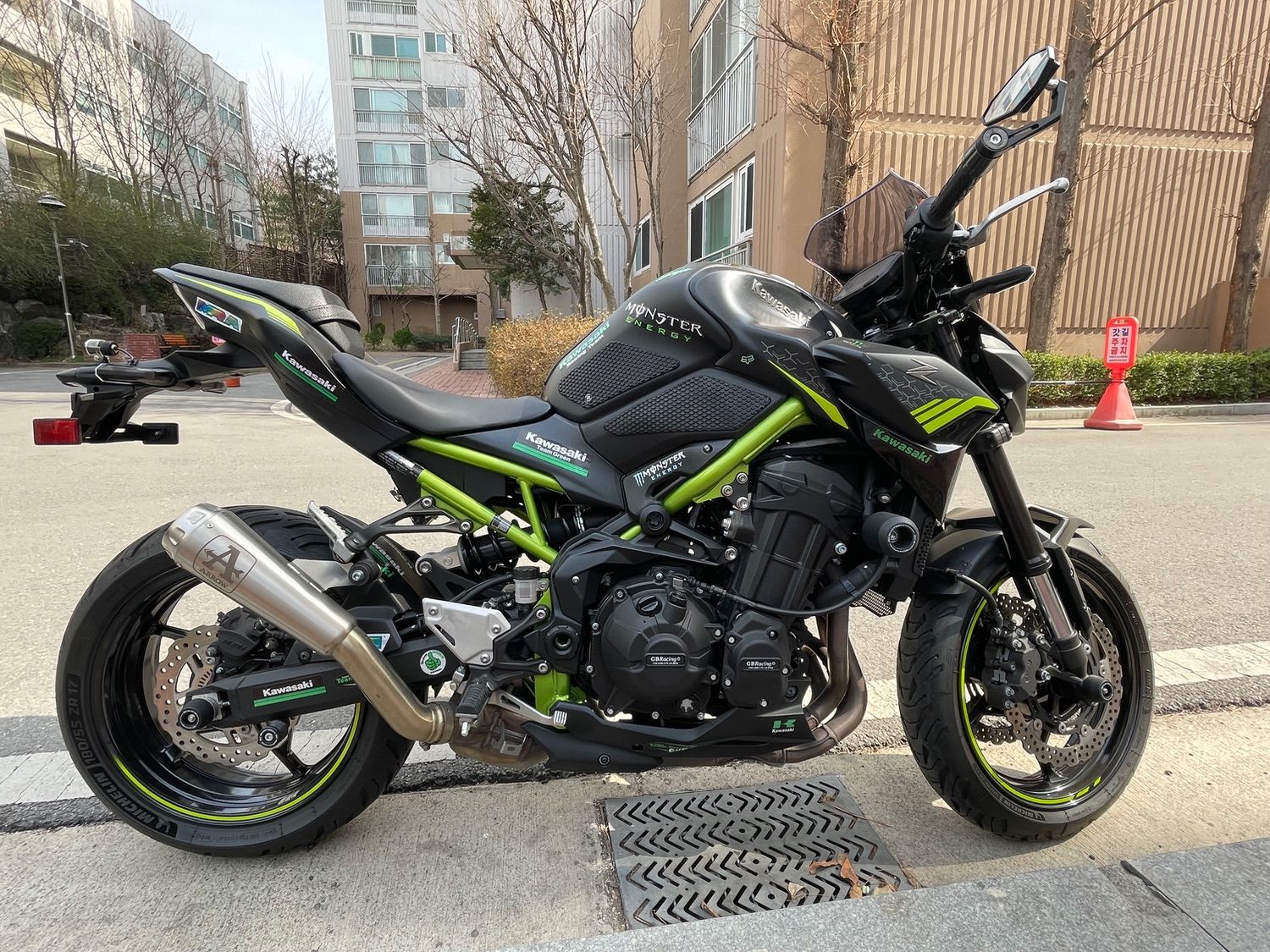 가와사키 Z 900 2021 블랙 사진 8