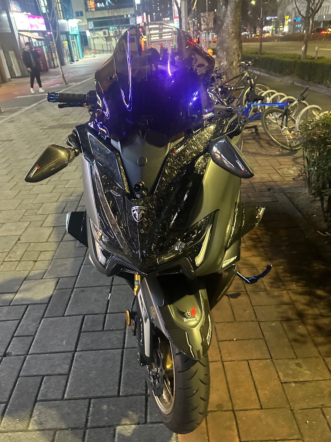 야마하 TMAX 560 thumb 2