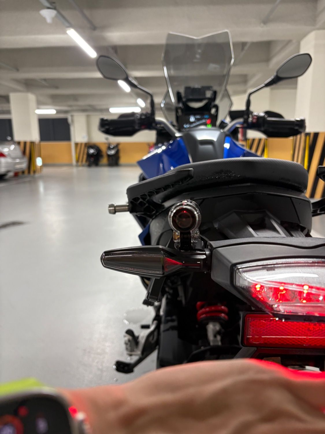BMW F 900 XR 2024 블루 사진 8