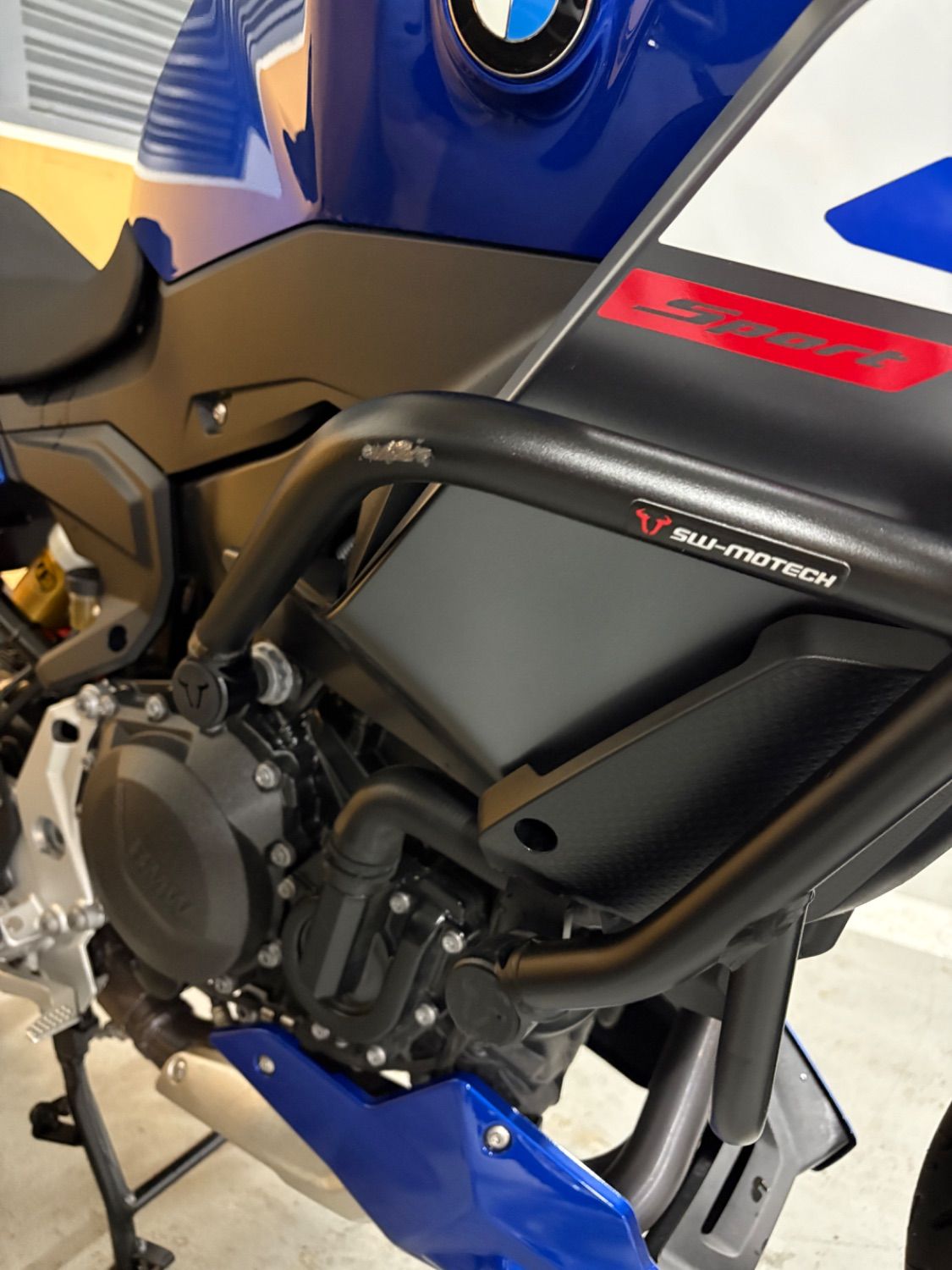 BMW F 900 XR 2024 블루 사진 4