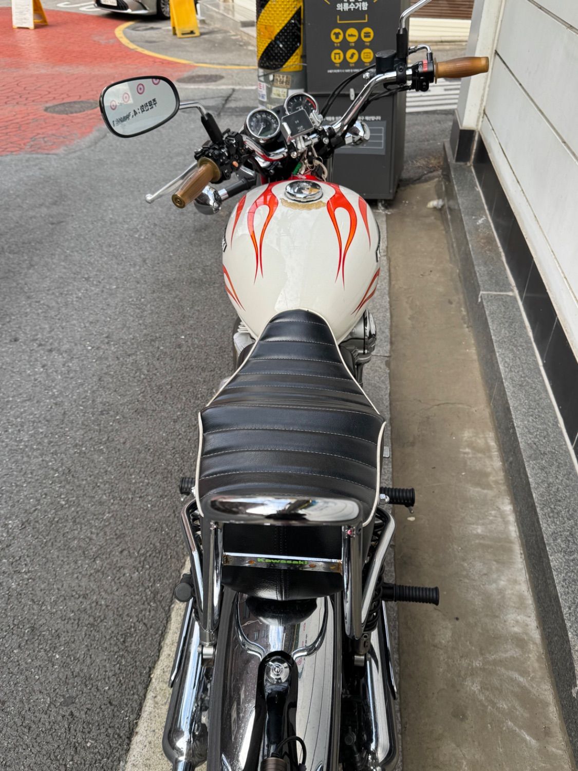 가와사키 W 800 thumb 2