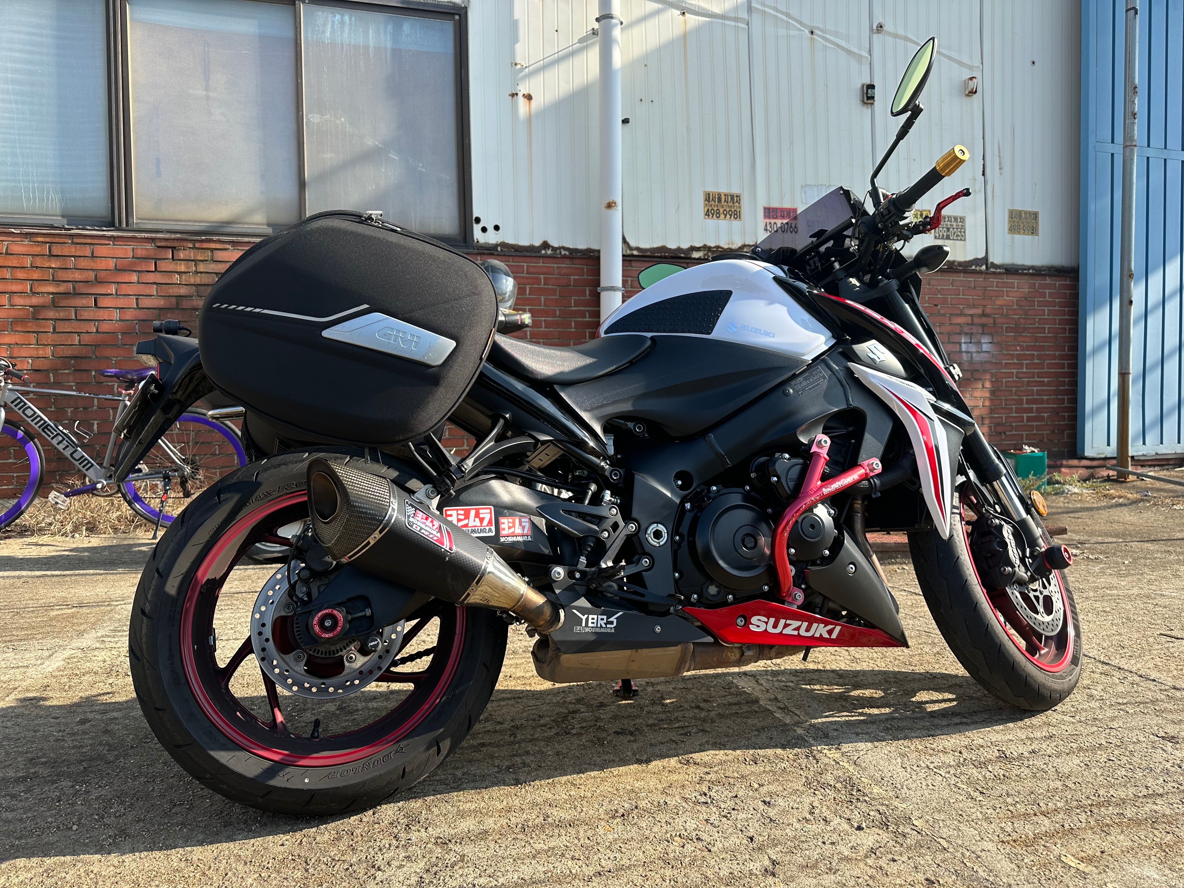 스즈키 GSX S 1000 more