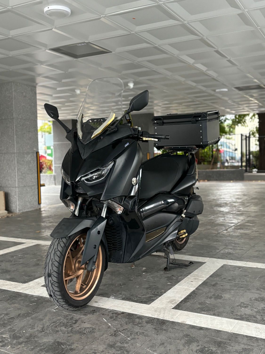 야마하 XMAX 300 ABS thumb 2