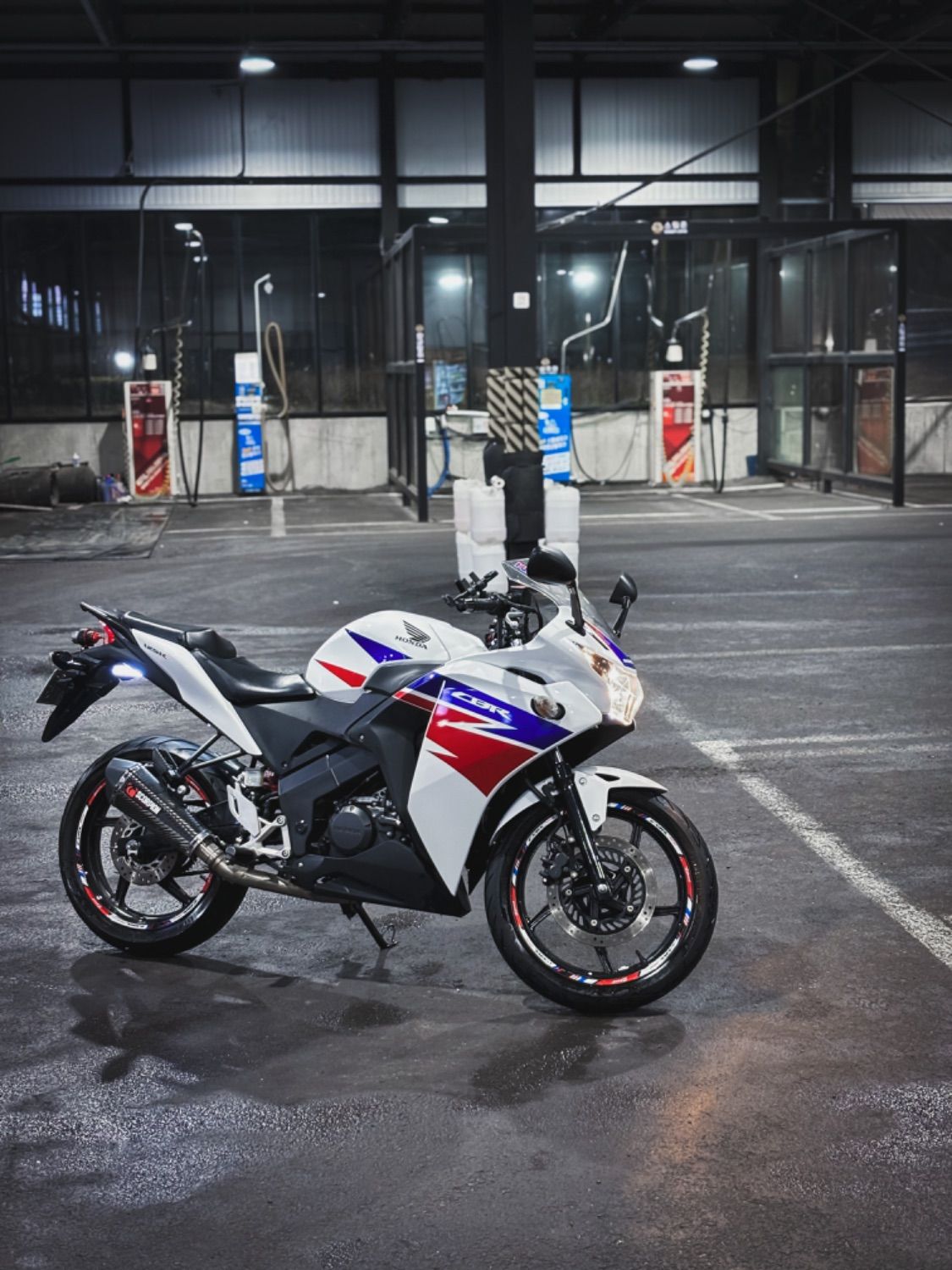 혼다 CBR 125 R thumb 2