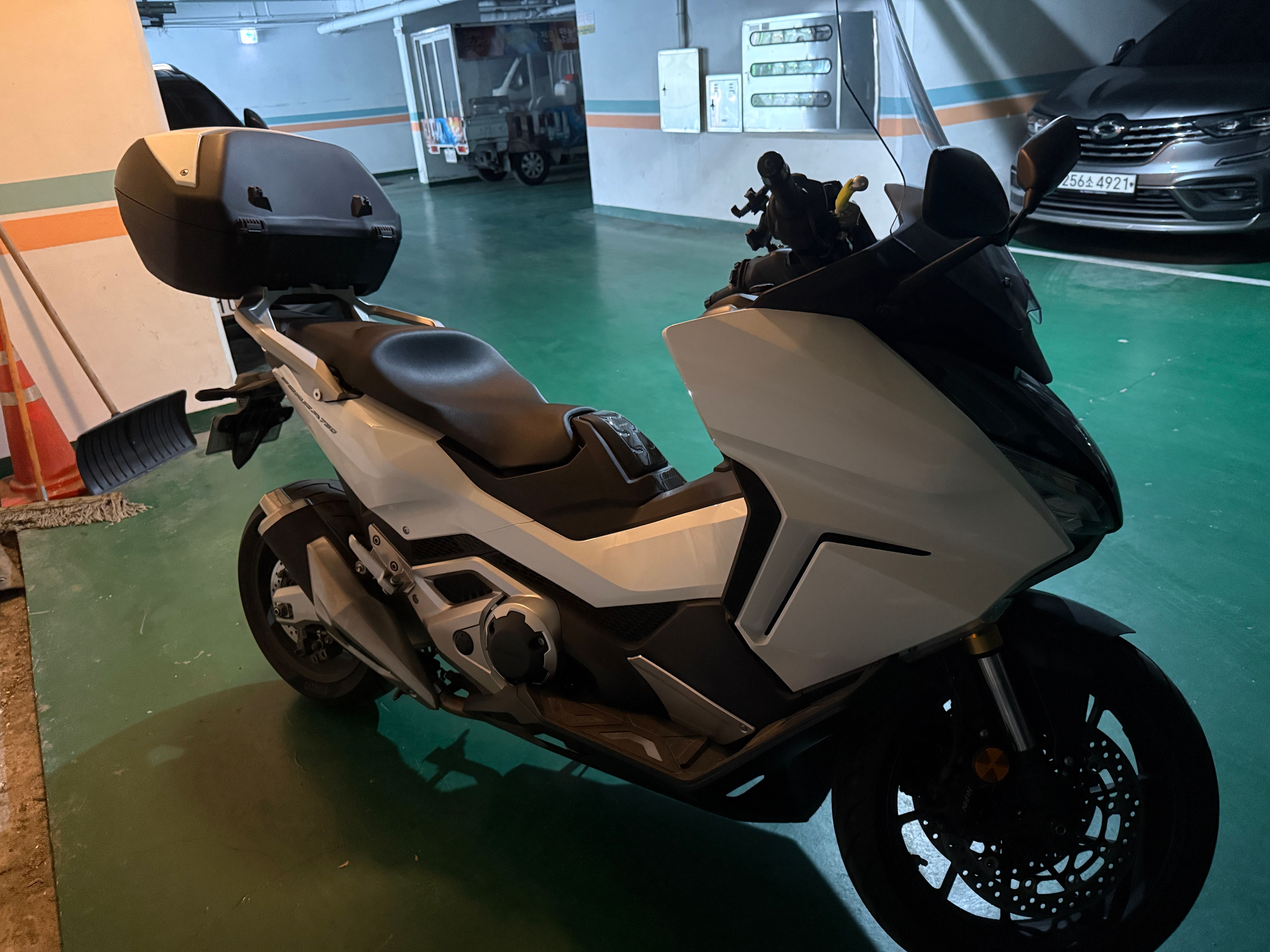 혼다 포르자 750 more