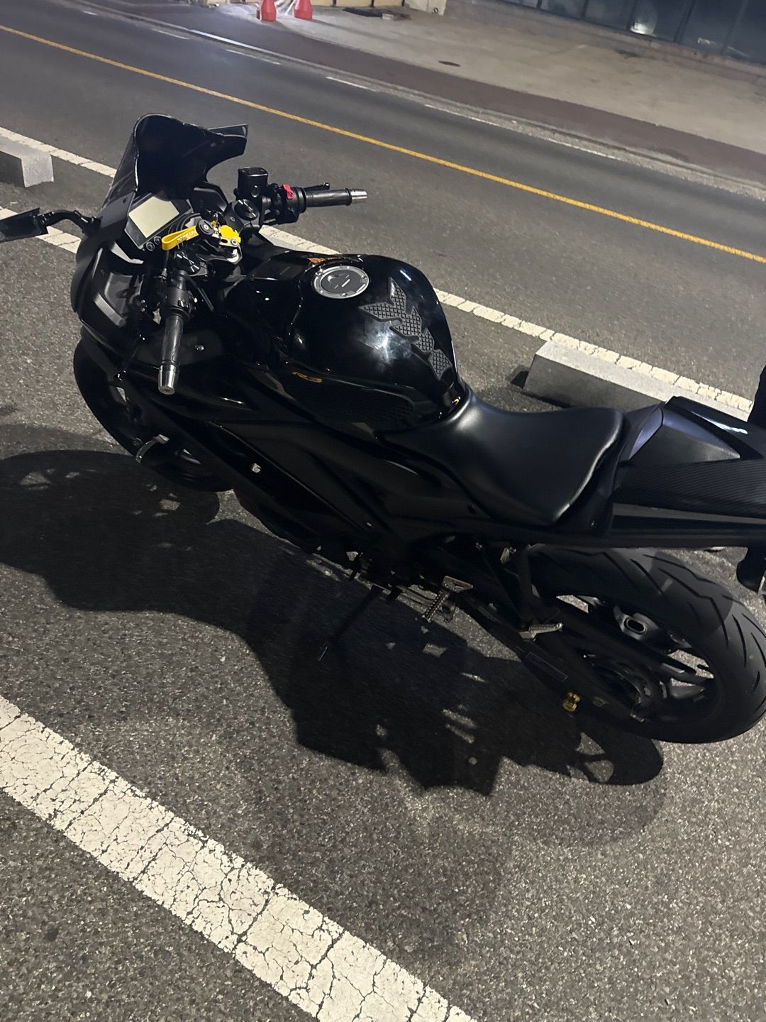 야마하 YZF R3 thumb 2