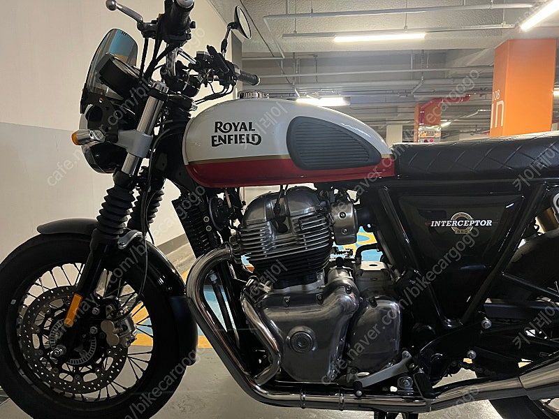 로얄엔필드 인터셉터 650 thumb 2