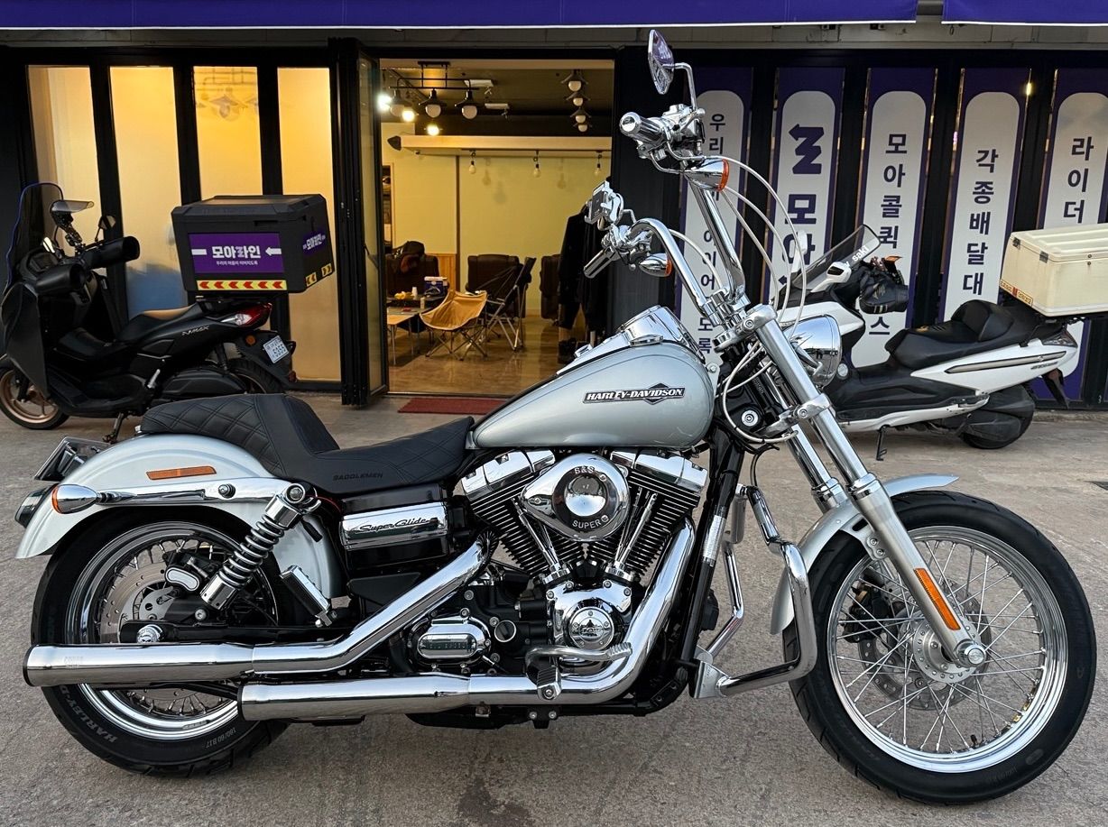 할리데이비슨 다이나 슈퍼글라이드 커스텀 more