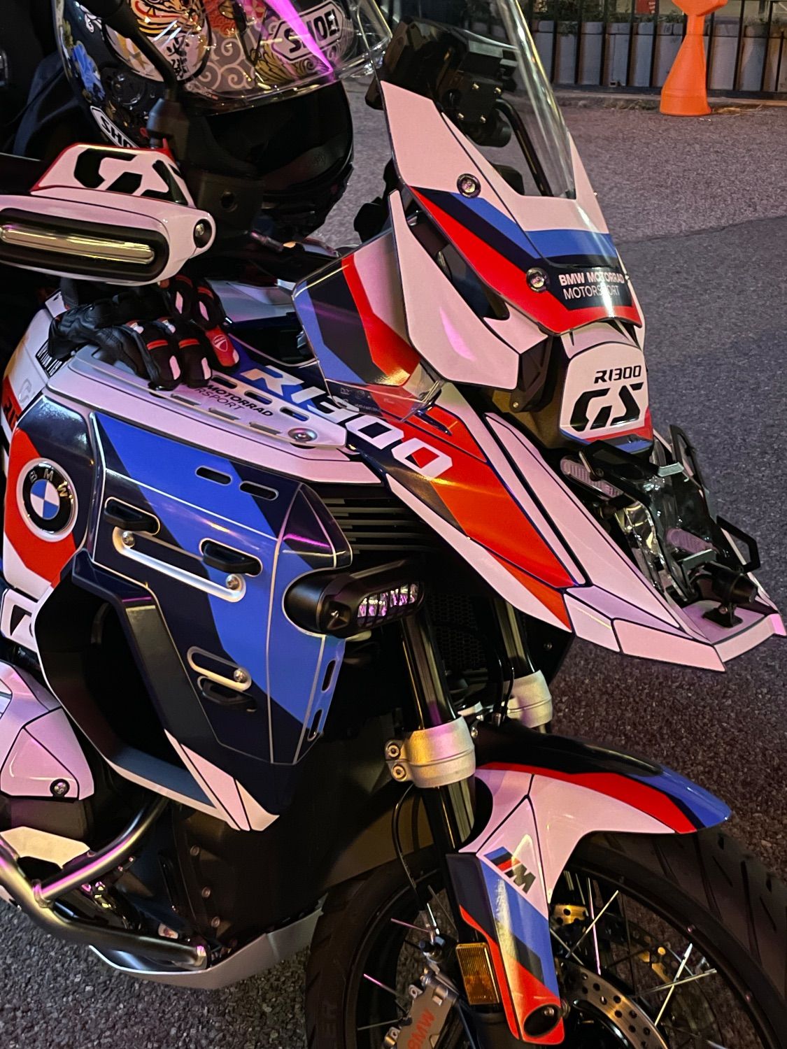 BMW R 1300 GS ADV 2025 블루 사진 3
