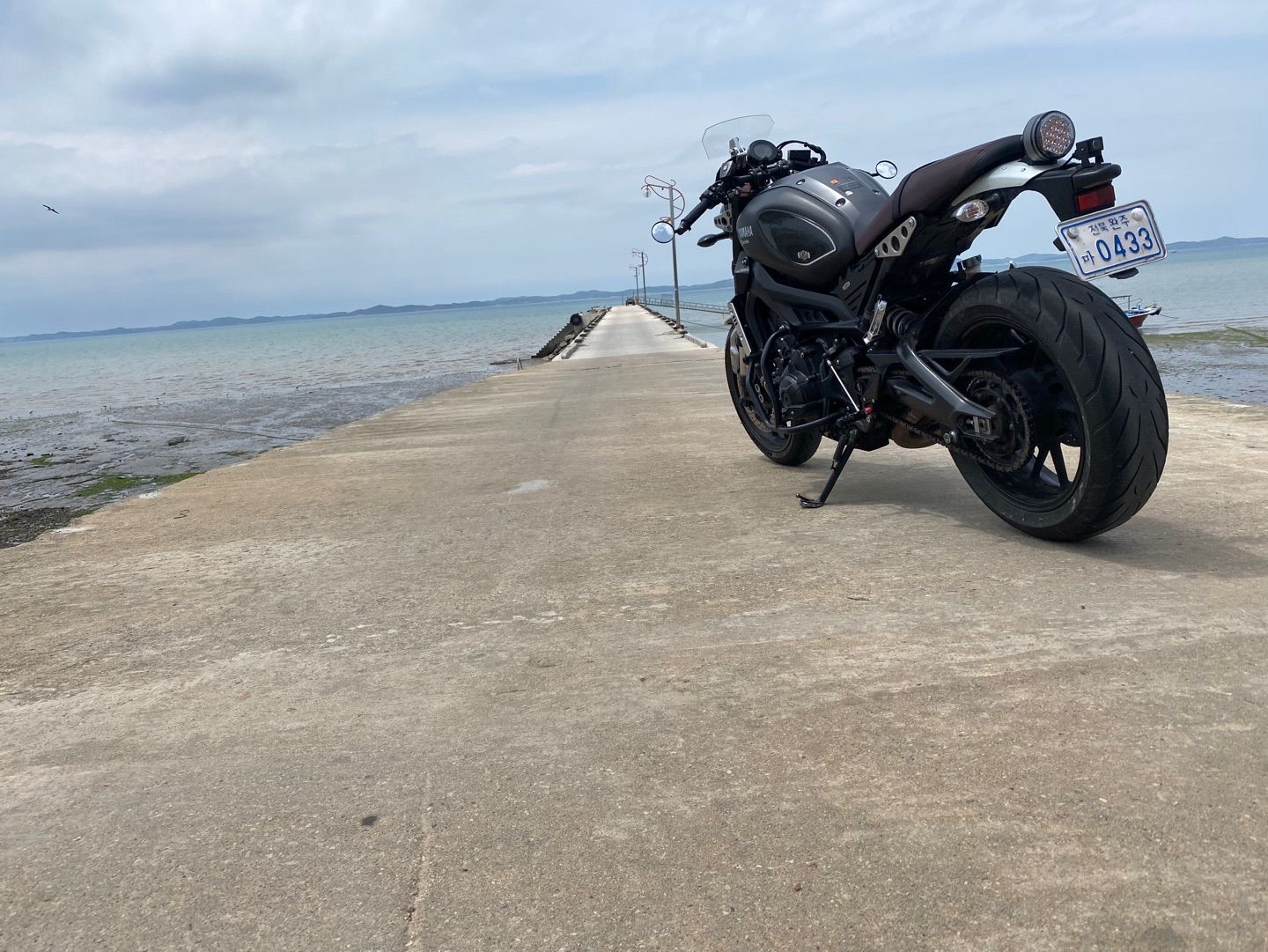 야마하 XSR 900 2018 블랙 사진 2
