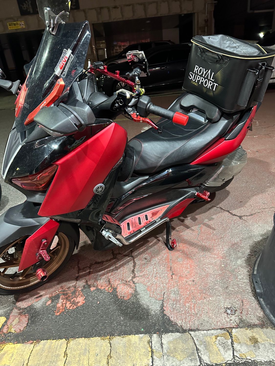 야마하 XMAX 300 ABS more